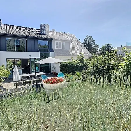 Modern Architectural House 5 Min From Beach With Great Private Garden